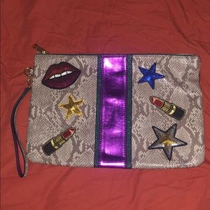 Oversized wristlet